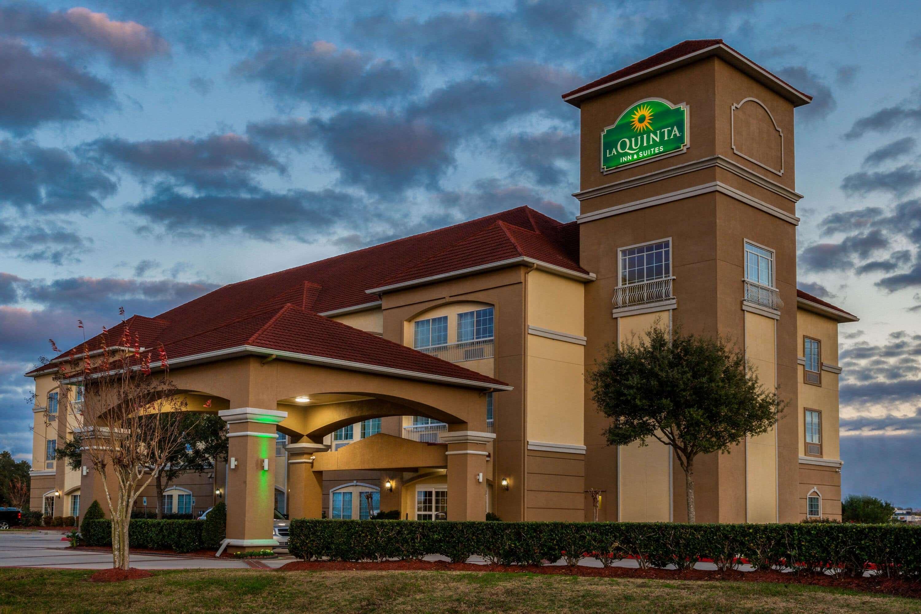 La Quinta By Wyndham Angleton Hotel Exterior foto