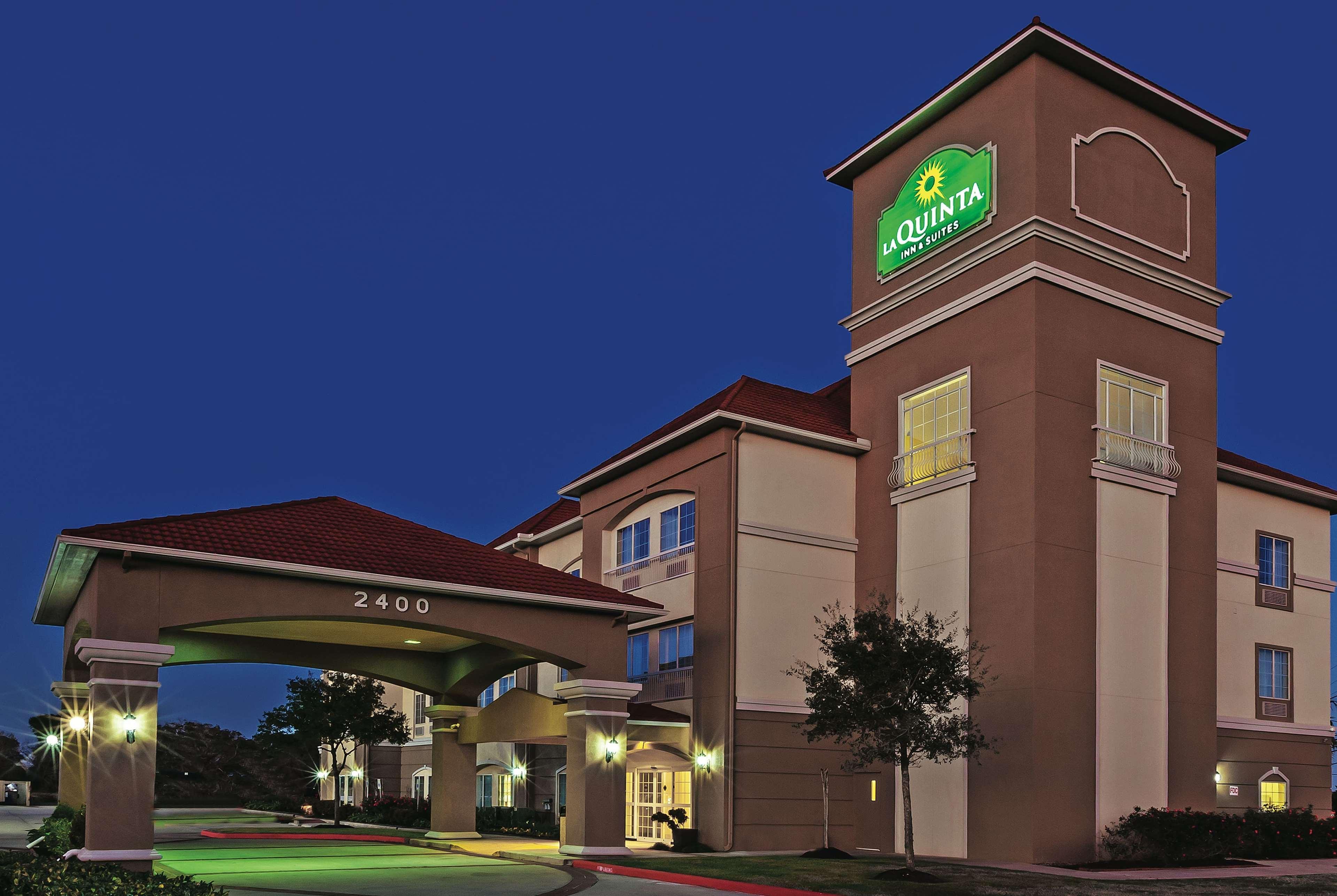 La Quinta By Wyndham Angleton Hotel Exterior foto