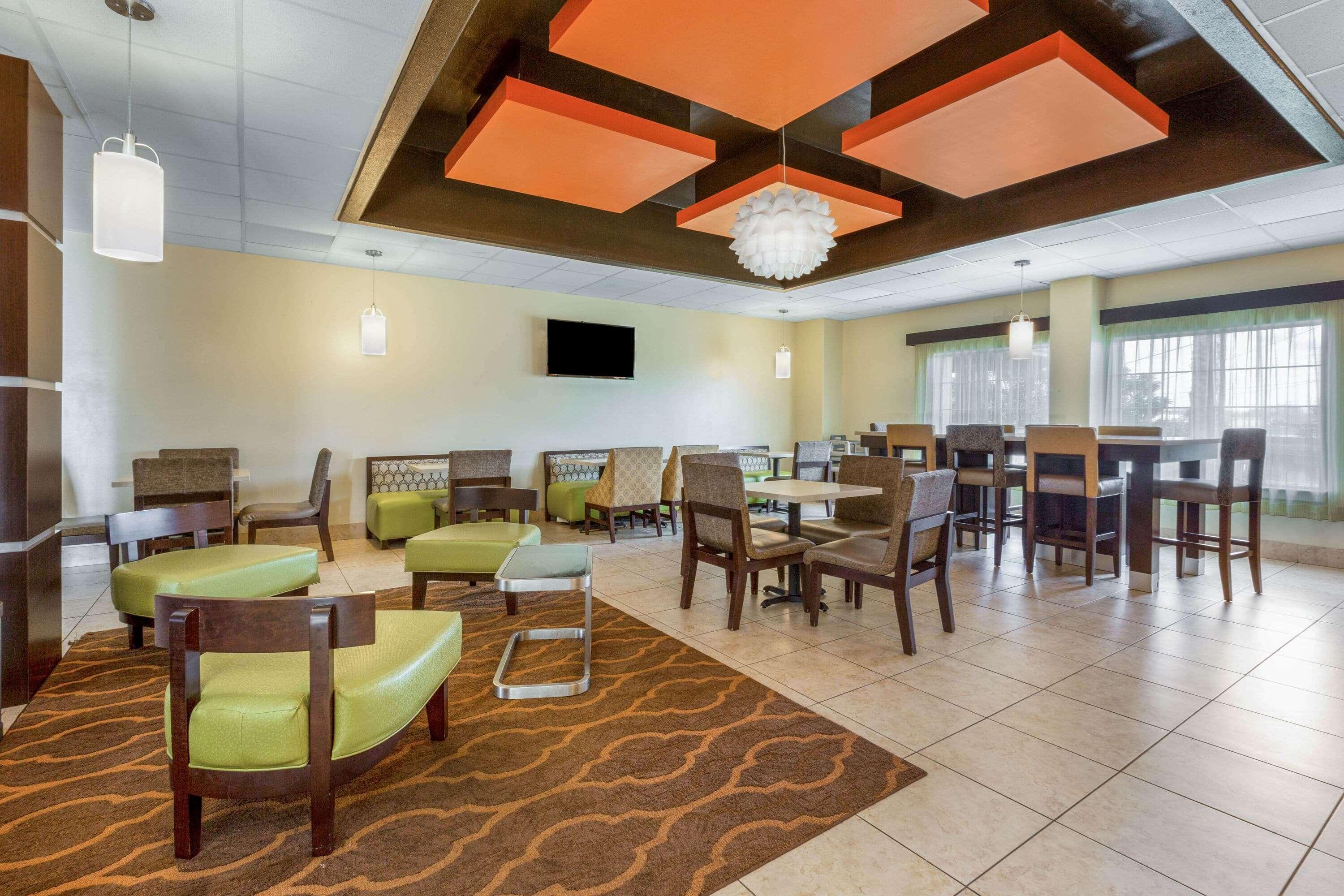 La Quinta By Wyndham Angleton Hotel Exterior foto